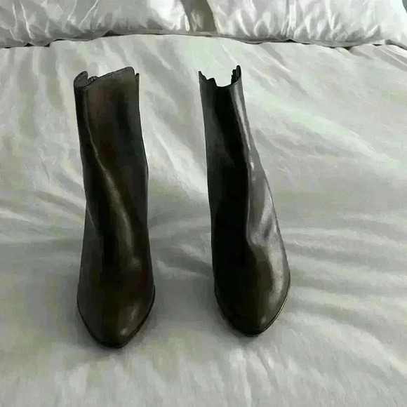 Aquatalia mushroom color size 9 booties - Picture 5 of 9